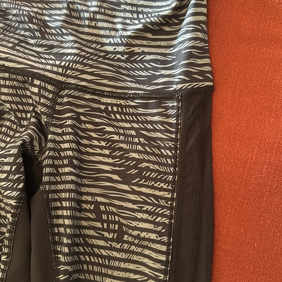 LULULEMON Palm grey/black legging - Picture 2 of 5